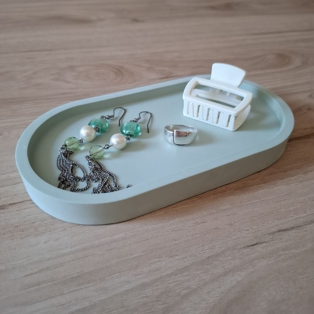 Dekorativni oval "Mint"